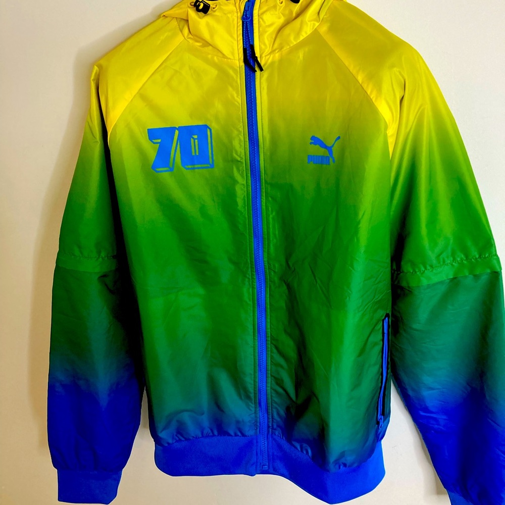 PUMA light weight jacket with hoodie